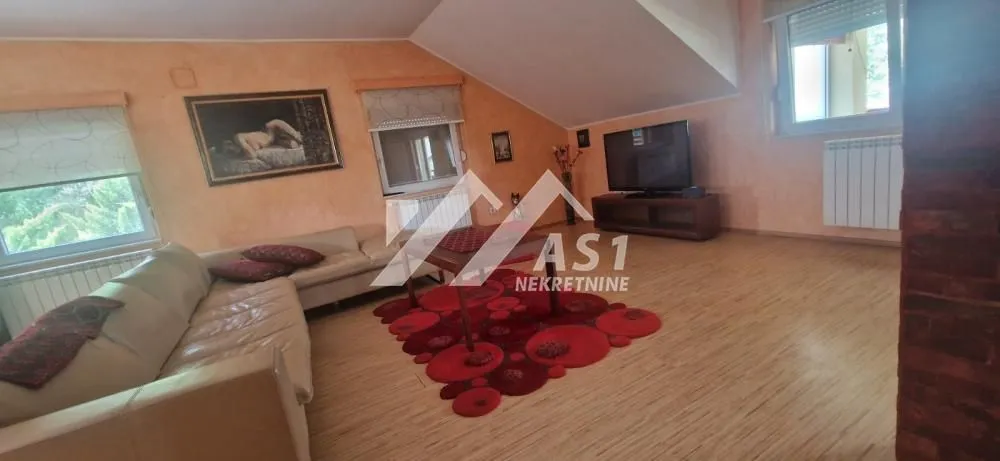 Izdavanje, kuća, 240m², Novi Majur, Petrovaradin