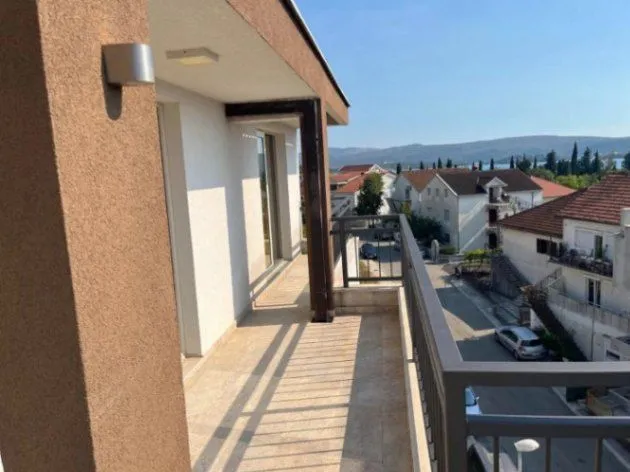 Prodaja, trosoban stan, 99m², Kalimanj, Tivat