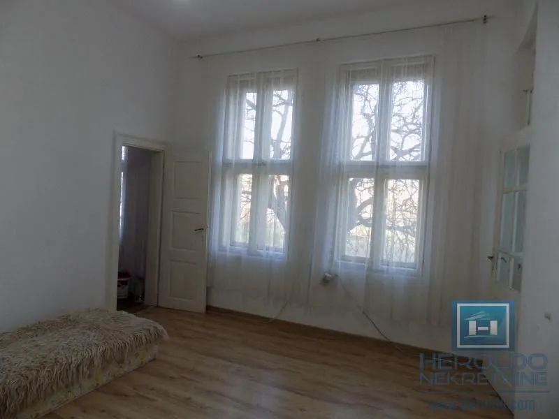 Prodaja, četvorosoban stan, 106m², Ćuprija, Srbija