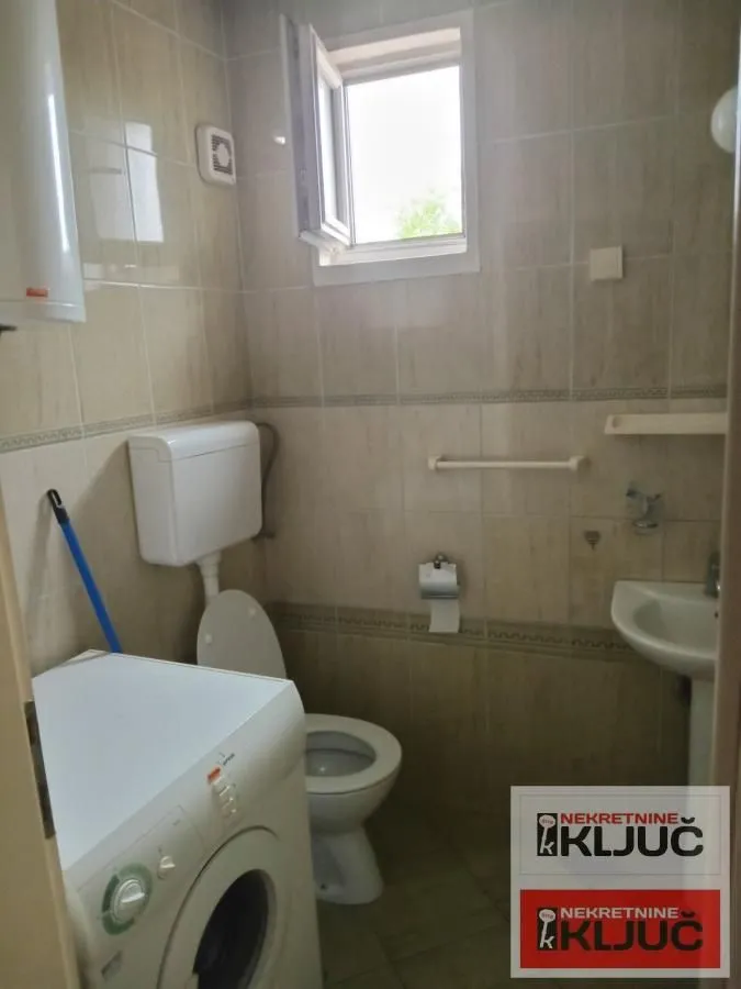 Prodaja, dvosoban stan, 61m², Salajka, Novi Sad Sve Podlokacije