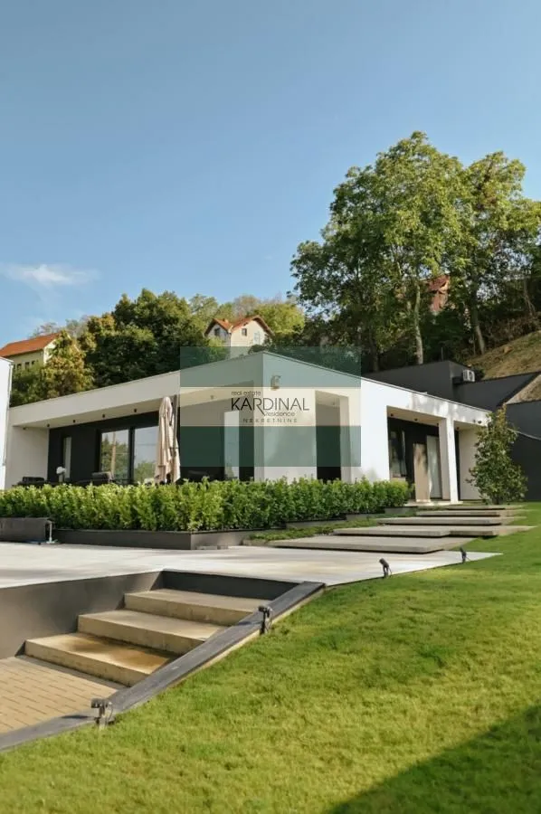 Sale, house, 230m², Rakovac, Novi Sad Sve Podlokacije