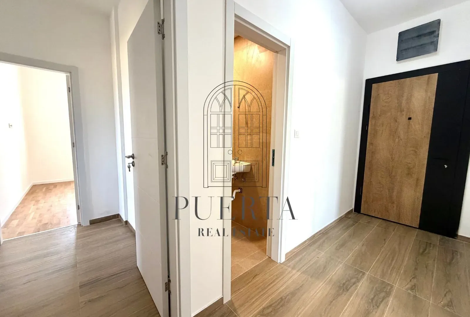 Prodaja, dvosoban stan, 64m², Tološi, Podgorica