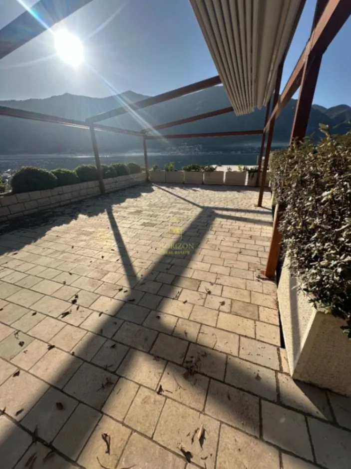Rent, hospitality venue, 500m², Dobrota, Kotor