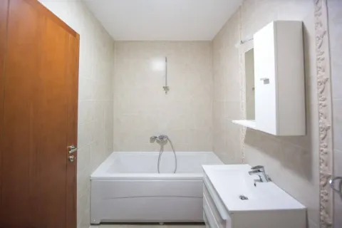 Rent, two bedroom apartment, 88m², Bečići, Budva - image 7