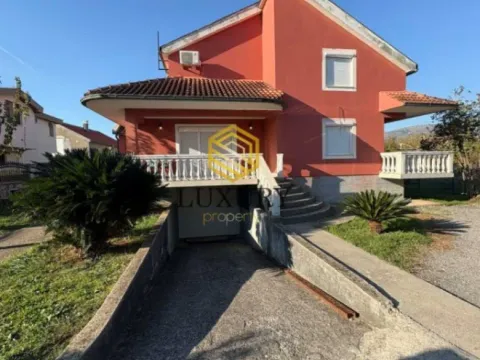 Rent, house, 350m², Zlatica, Podgorica - image 5