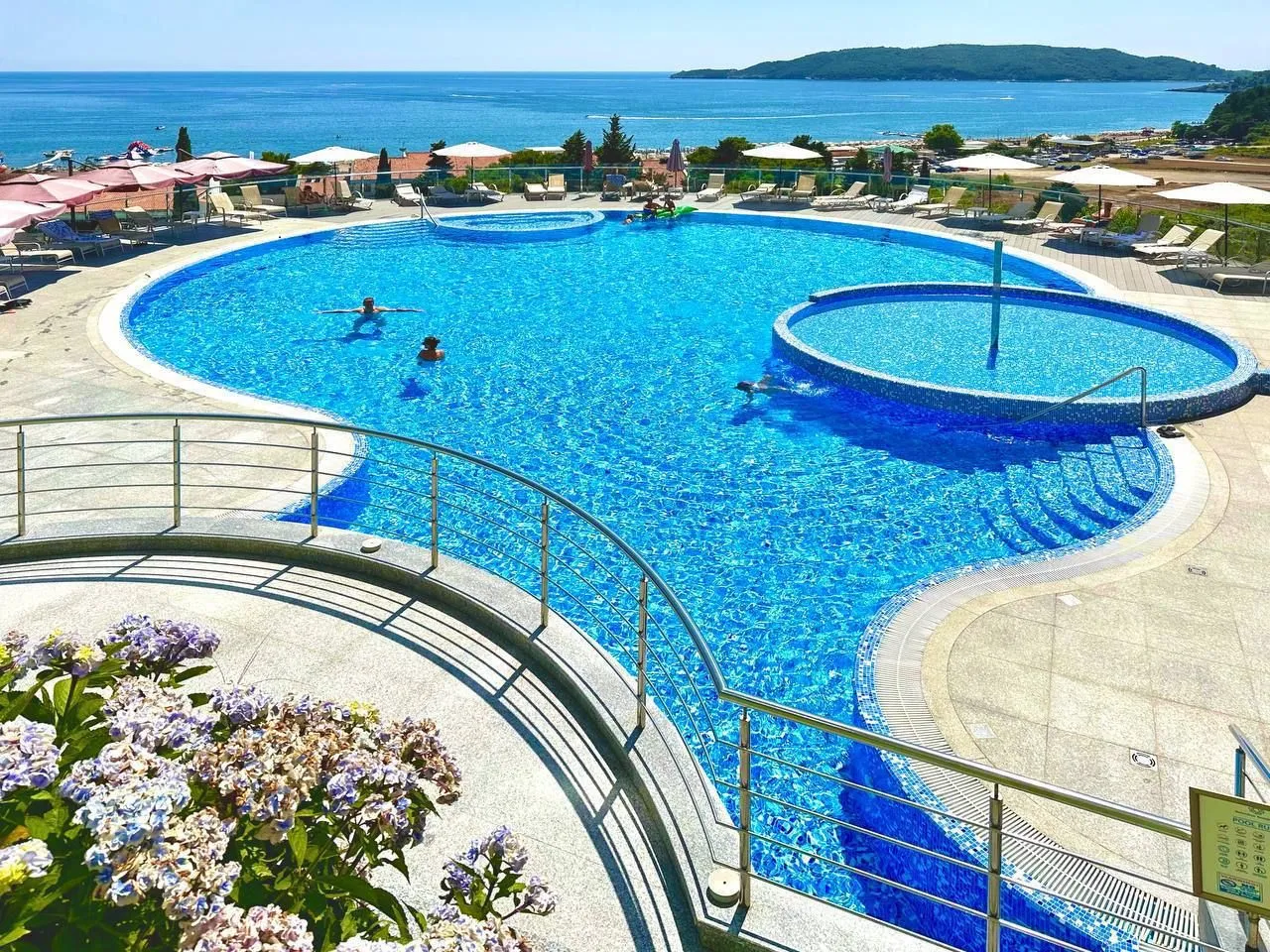 Prodaja, dvosoban stan, 95m², Bečići, Budva
