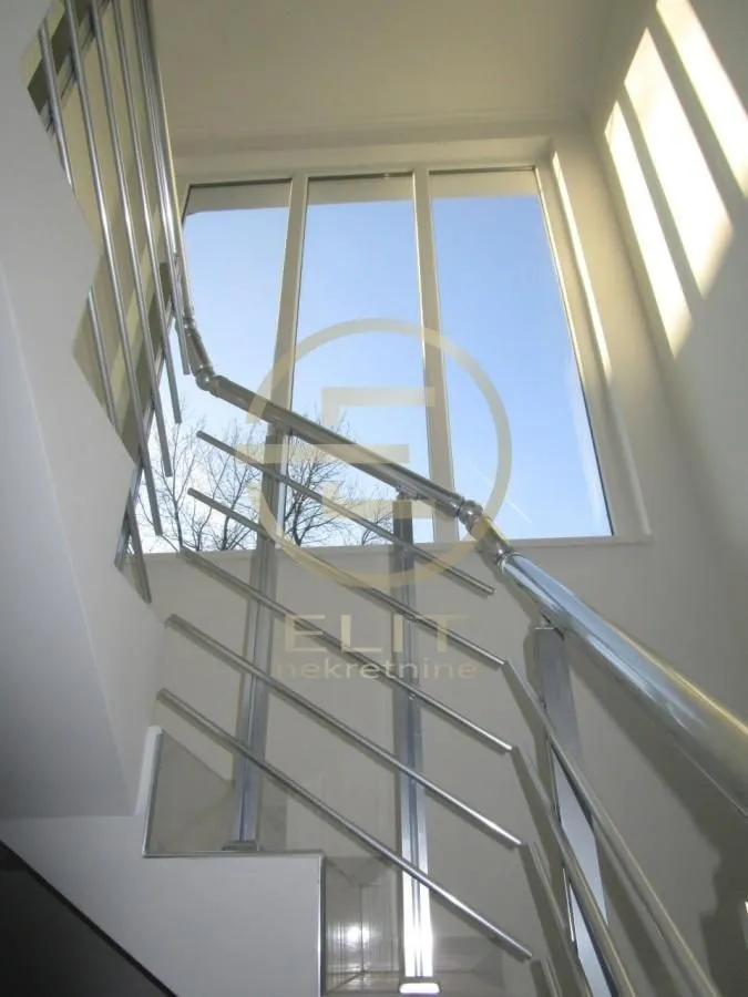 Sale, house, 220m², Alibegovac, Petrovaradin
