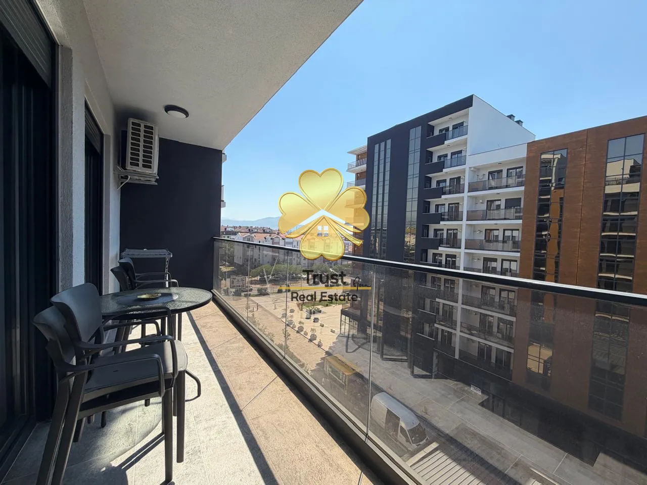 Izdavanje, dvosoban stan, 65m², Stari Aerodrom, Podgorica