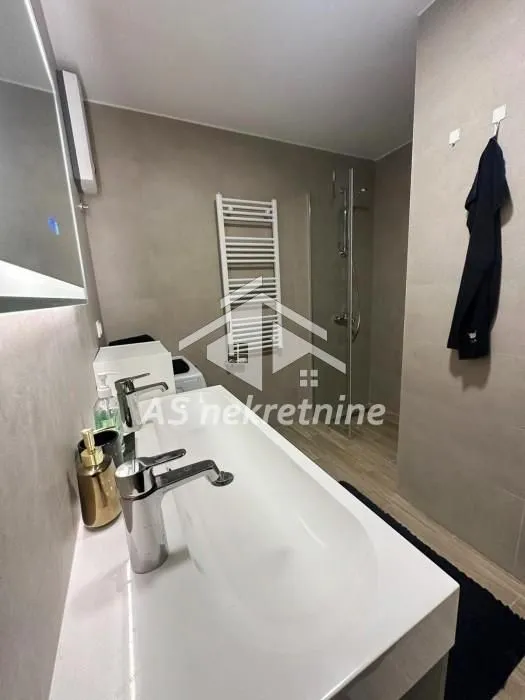 Rent, two bedroom apartment, 49m², Južni Bulevar, Vračar Sve Podlokacije