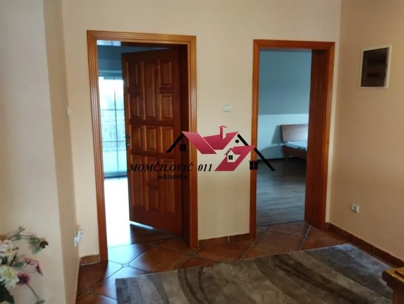 Prodaja, kuća, 430m², Zemun Ugrinovci, Zemun Sve Podlokacije