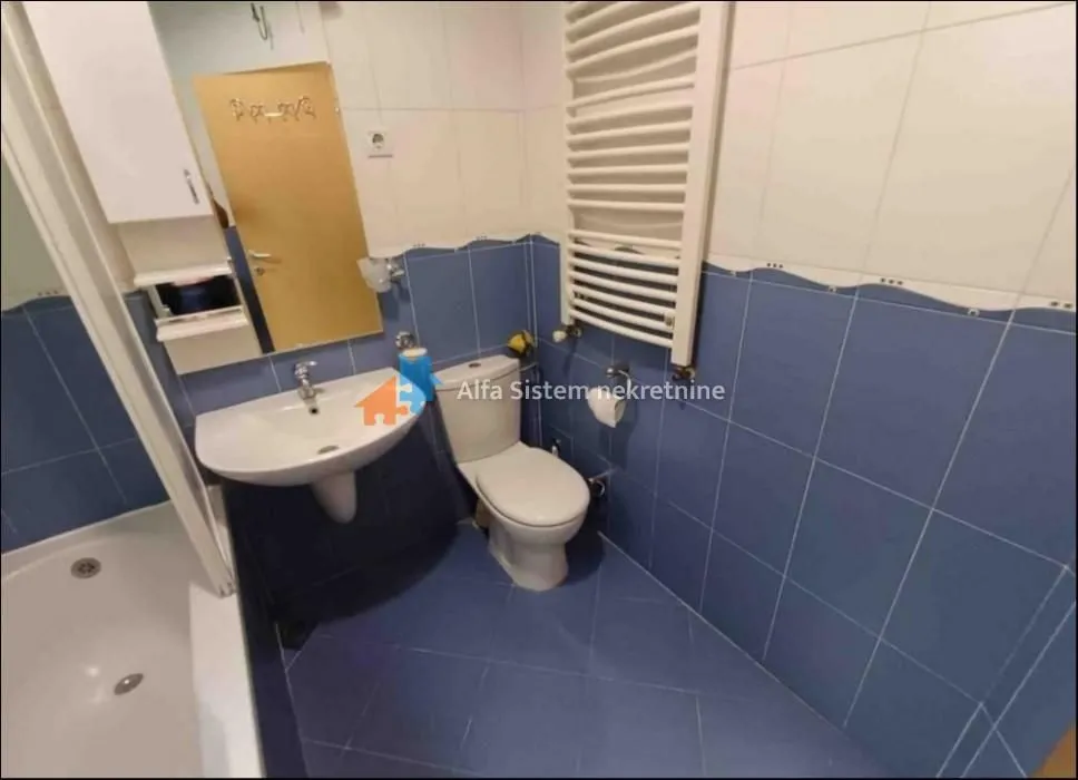 Izdavanje, trosoban stan, 80m², Južni Bulevar, Vračar Sve Podlokacije