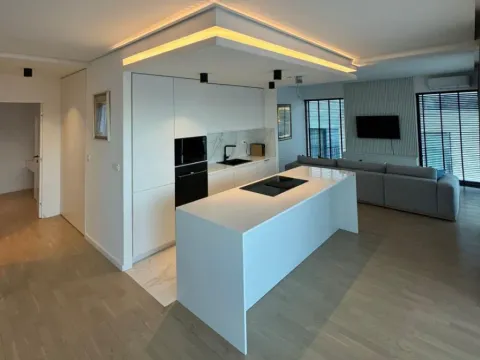 Prodaja, trosoban stan, 262m², Budva, Crna Gora - image 4