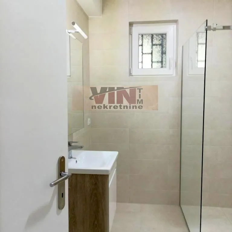 Sale, three bedroom apartment, 69m², Kalenić Pijaca, Vračar Sve Podlokacije