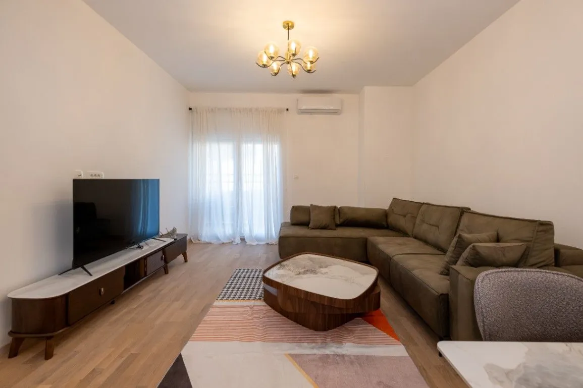Izdavanje, jednosoban stan, 57m², Momišići, Podgorica