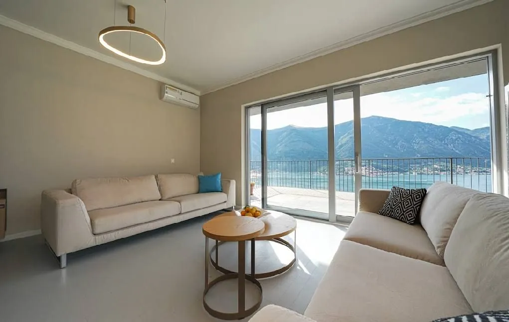 Prodaja, trosoban stan, 158m², Dobrota, Kotor