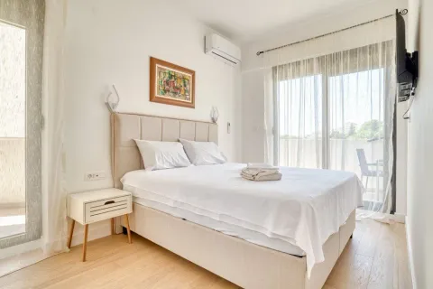 Izdavanje, jednosoban stan, 53m², Budva, Crna Gora - image 12