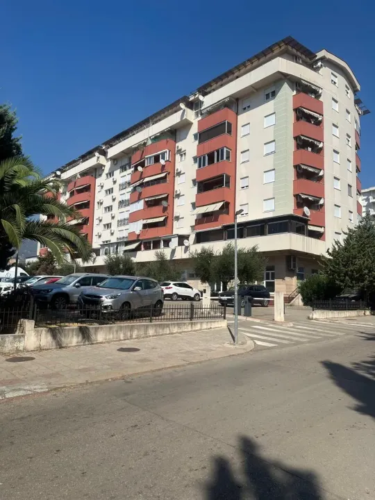 Rent, two bedroom apartment, 85m², Makedonsko naselje, Bar