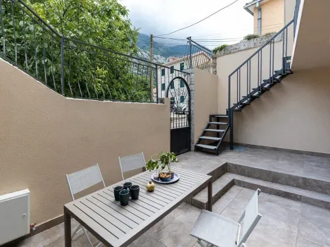 Sale, house, 110m², Škaljari, Kotor - image 10