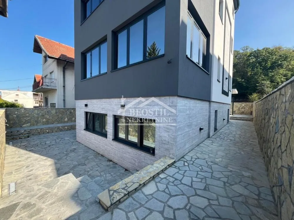 Prodaja, četvorosoban stan, 83m², Centar, Smederevo
