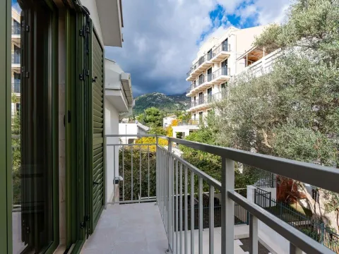 Sale, house, 204m², Podkošljun, Budva - image 16