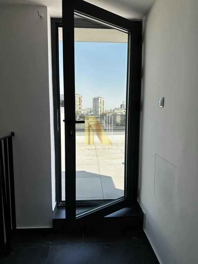 Prodaja, četvorosoban stan, 133m², Grbavica, Novi Sad Sve Podlokacije