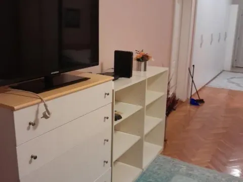 Izdavanje, četvorosoban stan, 120m², Centar, Novi Sad - image 3