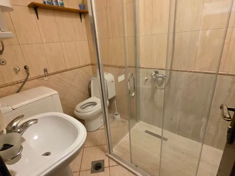 Izdavanje, dvosoban stan, 85m², Stari Aerodrom, Podgorica - image 5