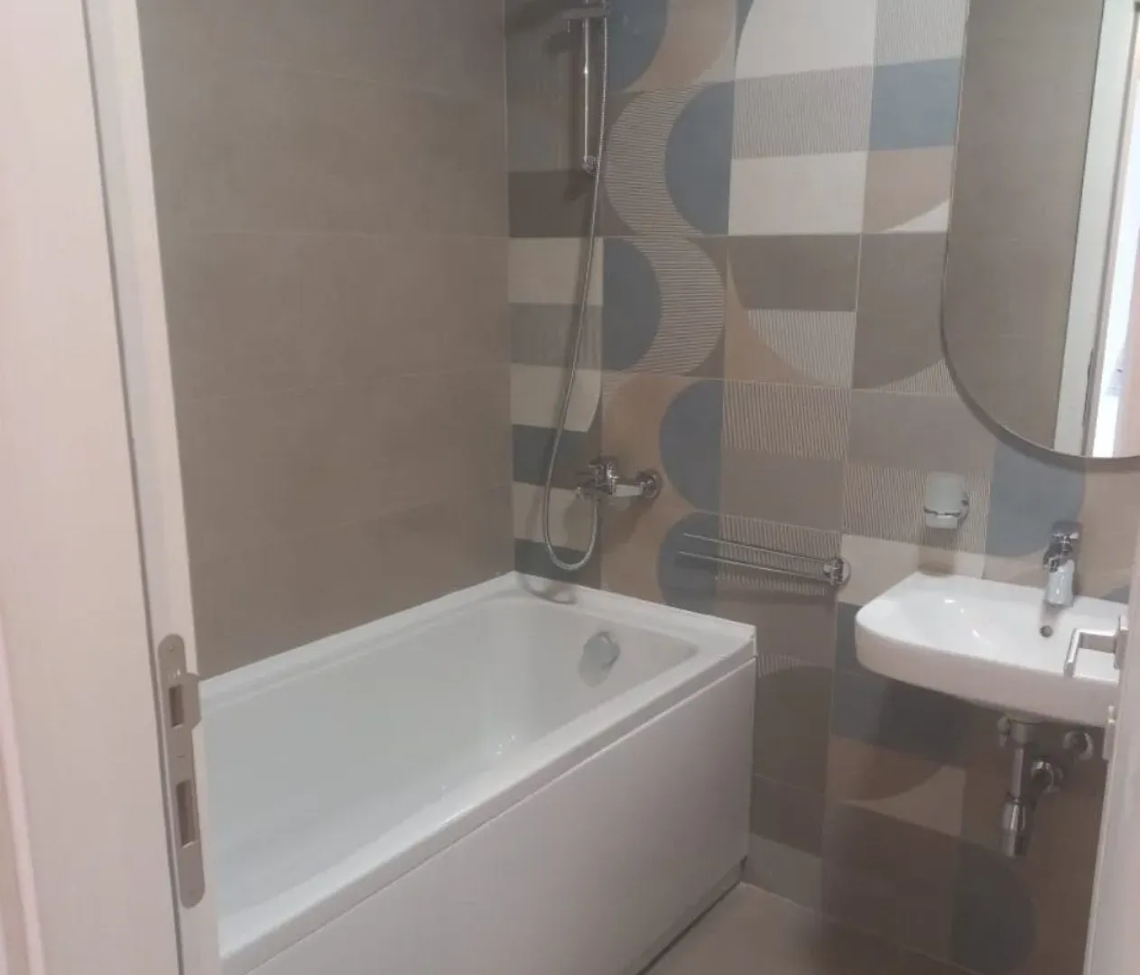 Izdavanje, jednosoban stan, 40m², Zabjelo, Podgorica