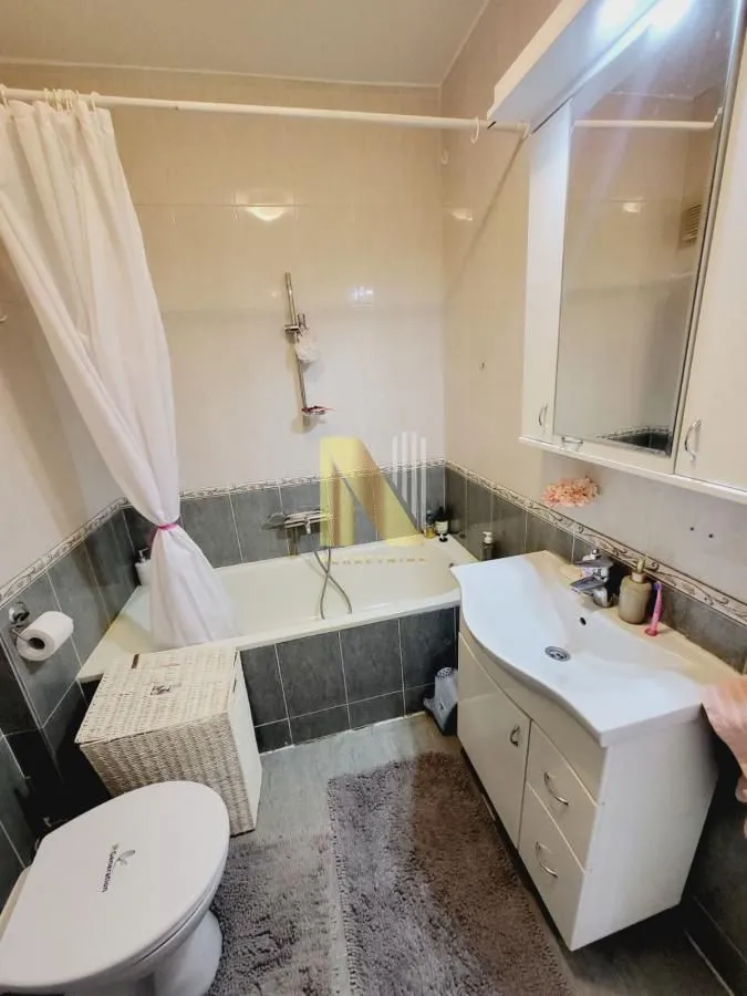 Prodaja, trosoban stan, 70m², Socijalno, Novi Sad Sve Podlokacije