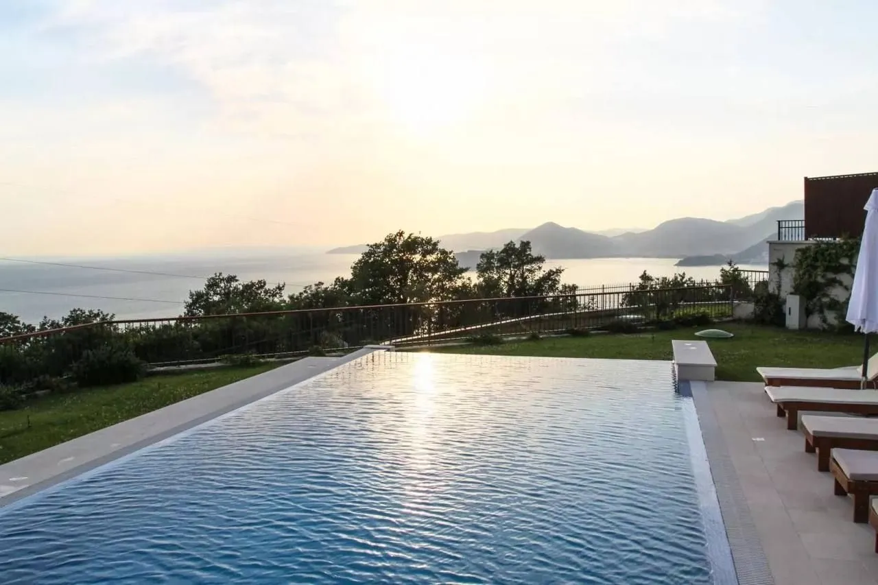 Prodaja, kuća, 600m², Blizikuće, Budva