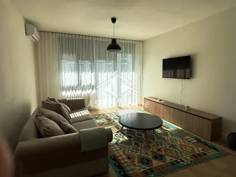 Izdavanje, trosoban stan, 80m², Savski Venac, Beograd - image 2