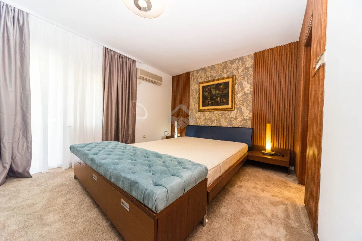 Rent, three bedroom apartment, 200m², Gorica C, Podgorica