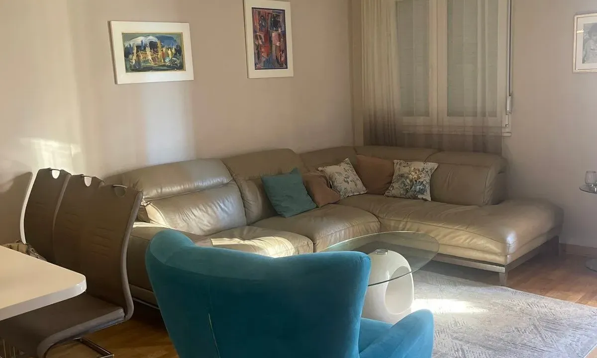 Izdavanje, dvosoban stan, 64m², City Kvart, Podgorica