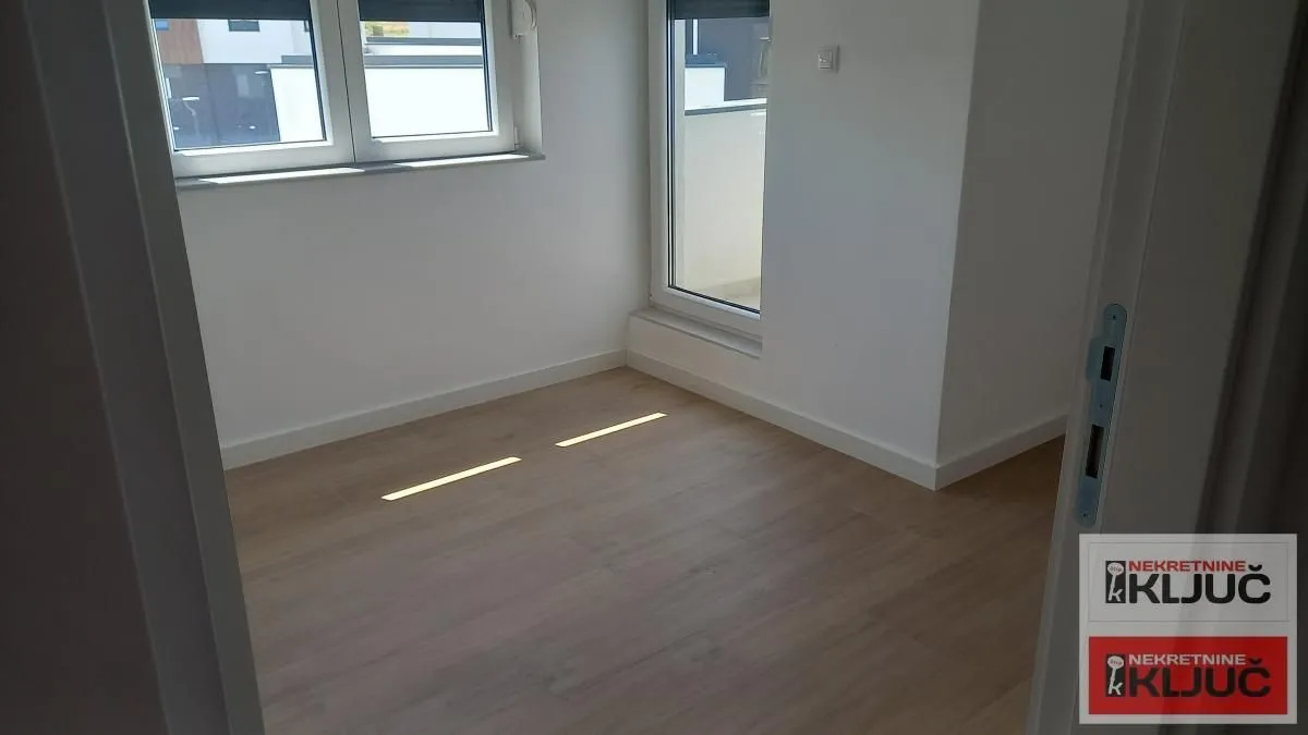 Prodaja, četvorosoban stan, 70m², Sremska Kamenica, Petrovaradin