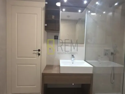 Izdavanje, trosoban stan, 163m², Dalmatinska ulica, Podgorica - image 19