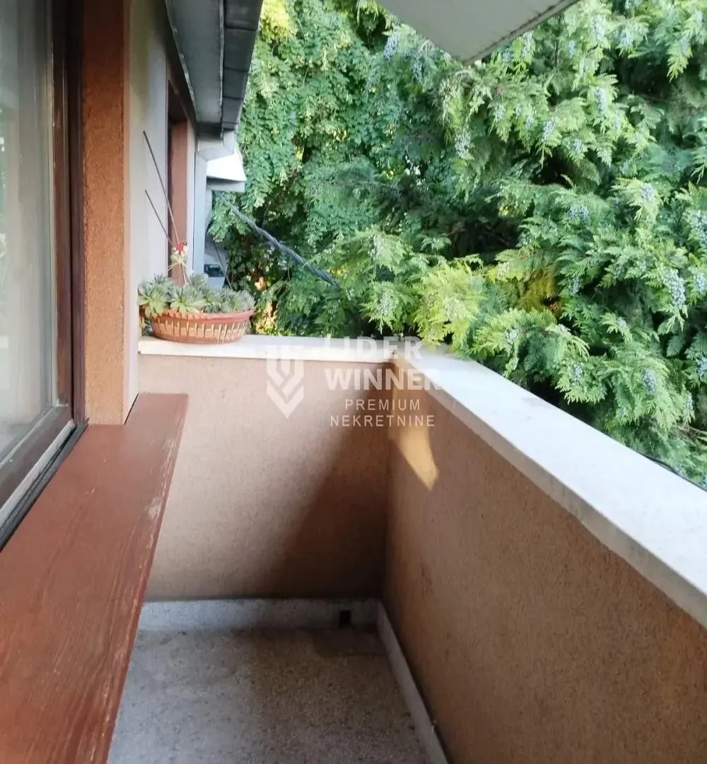Rent, four bedroom apartment, 100m², Savski Venac, Beograd