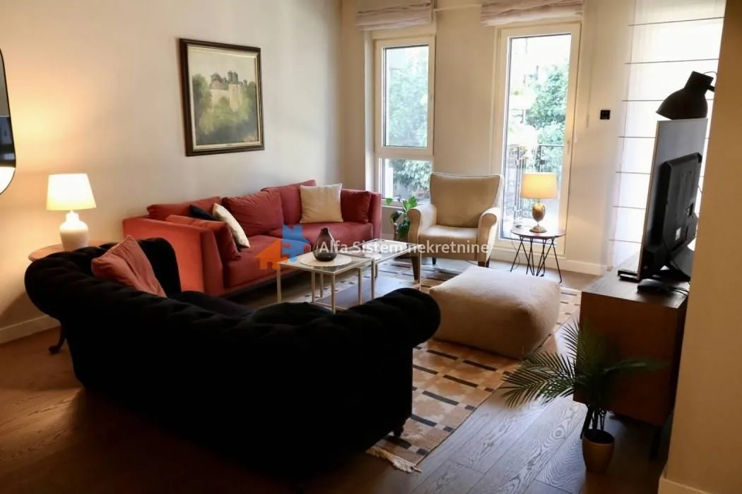 Rent, three bedroom apartment, 100m², Kalenić Pijaca, Vračar Sve Podlokacije