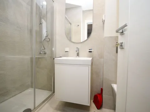 Izdavanje, jednosoban stan, 42m², Central Point, Podgorica - image 9