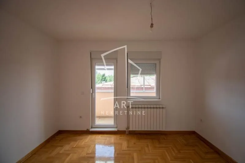 Sale, four bedroom apartment, 101m², Voždovac Sve Podlokacije, Beograd
