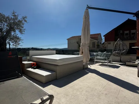 Izdavanje, jednosoban stan, 63m², Centar, Tivat - image 28