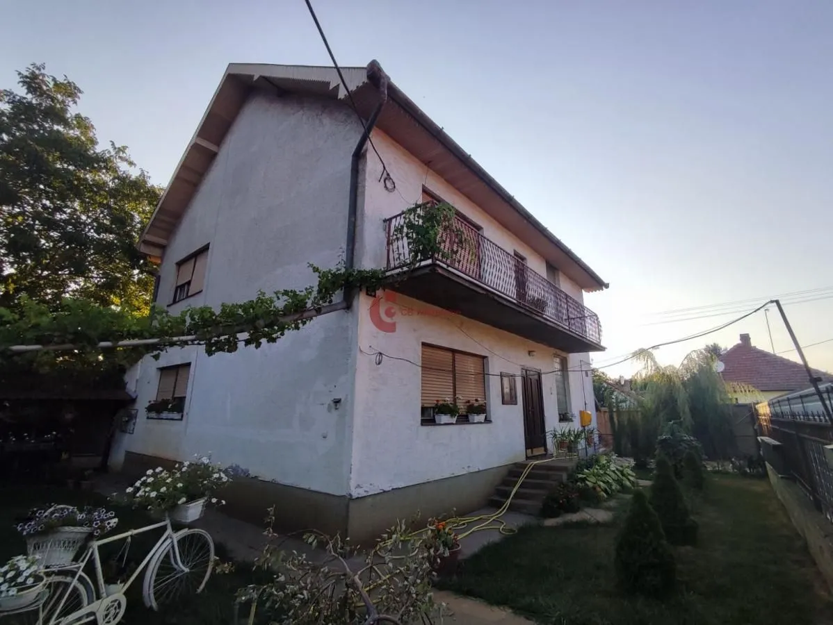 Prodaja, kuća, 250m², Novo Selo, Subotica