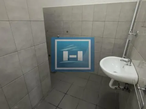 Izdavanje, poslovni prostor, 130m², Centar, Ćuprija - image 8