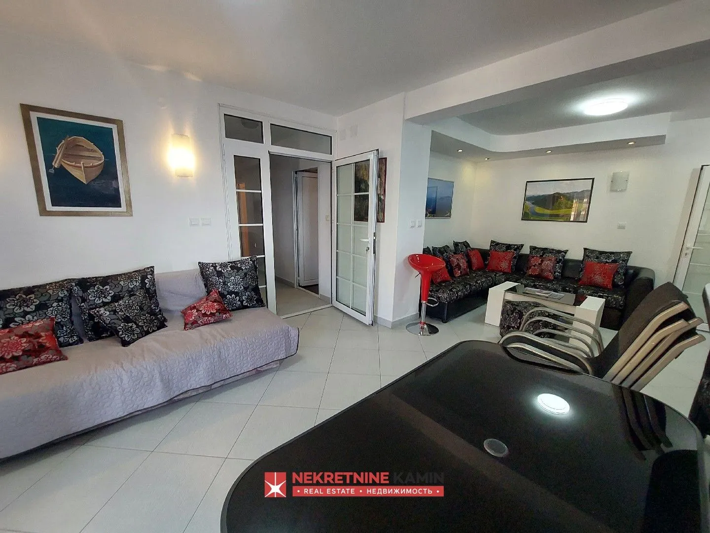 Prodaja, trosoban stan, 85m², Sveti Stefan, Budva