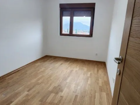 Izdavanje, dvosoban stan, 56m², Stari Aerodrom, Podgorica - image 4