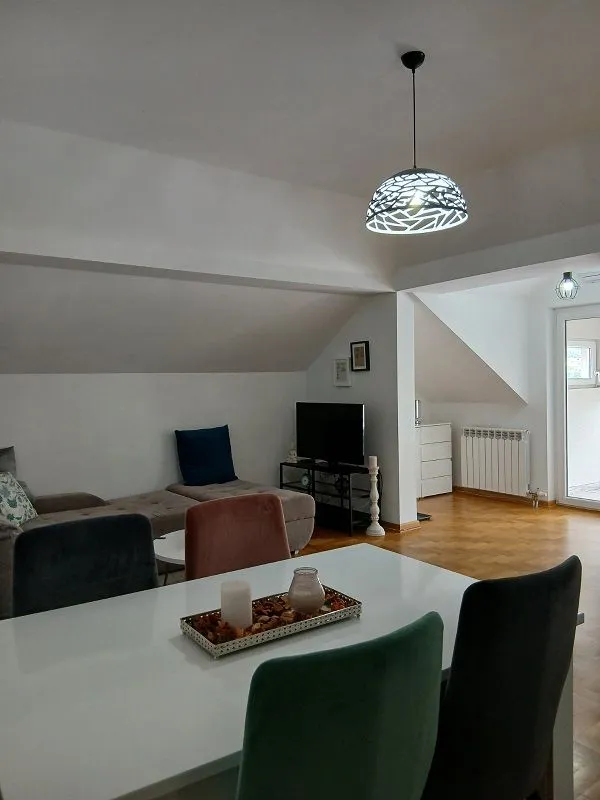 Izdavanje, dvosoban stan, 42m², Jajinci, Voždovac Sve Podlokacije