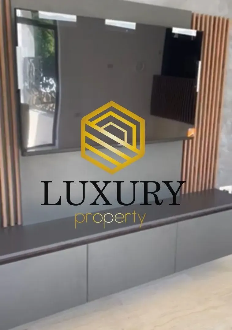 Izdavanje, kuća, 140m², Velje Brdo, Podgorica