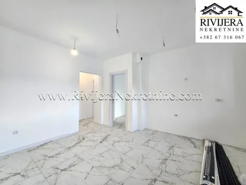 Prodaja, trosoban stan, 97m², Škaljari, Kotor - image 2