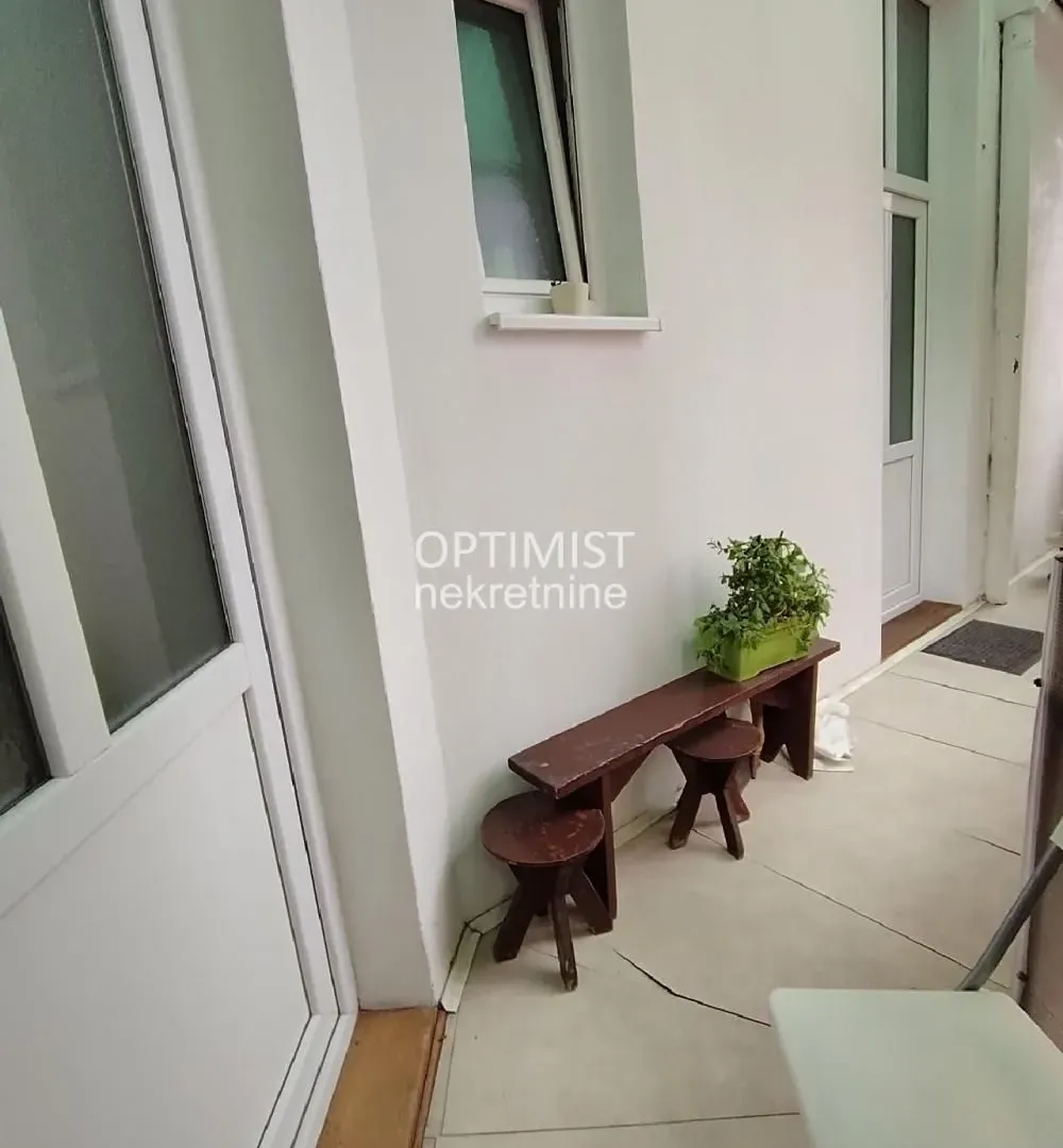 Sale, three bedroom apartment, 61m², Stari Grad, Beograd