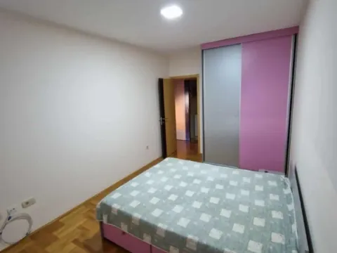 Izdavanje, dvosoban stan, 74m², Pobrežje, Podgorica - image 7