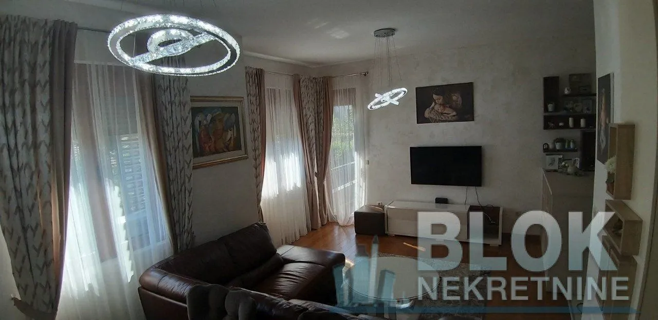 Izdavanje, trosoban stan, 85m², Centar, Podgorica